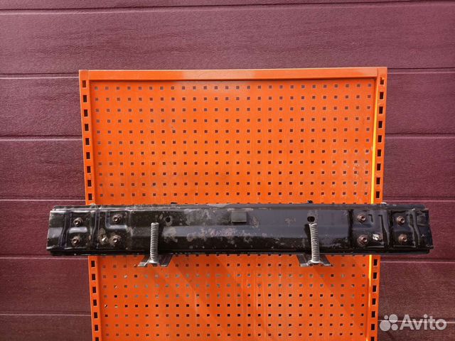 Усилитель бампера Toyota Auris