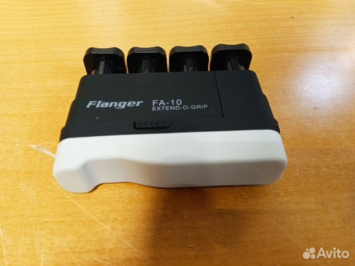 Тренажер для пальцев Flanger FA-10-BK