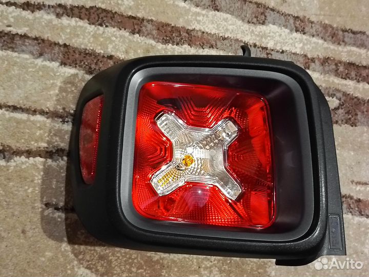 Новый оригинальный фонарь левый Jeep Renegade