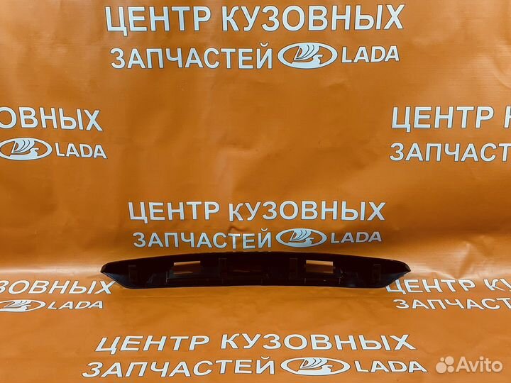 Накладка крышки багажника LADA Granta FL