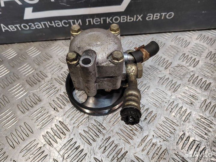 Насос гур Nissan Almera N16 1.8 QG18