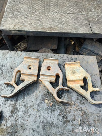 Кронштейн амортизатора переднего нижний Volvo FM12