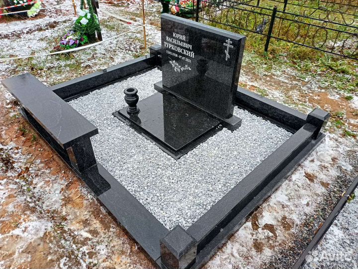 Установка памятников и благоустройство могил