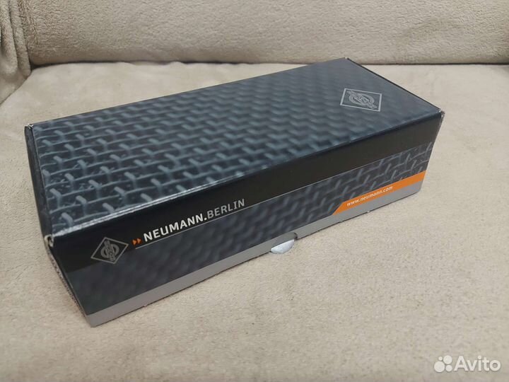 Студийный микрофон Neumann TLM 102