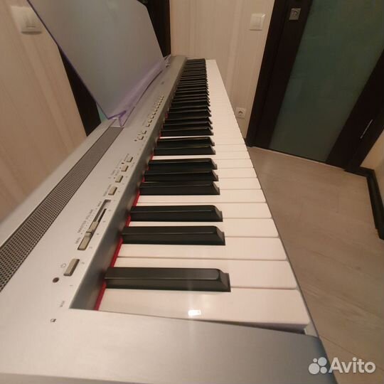 Цифровое пианино Yamaha p95