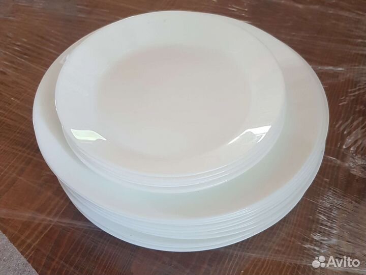 Тарелки IKEA белые