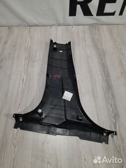 Обшивка средней стойки накладка ремня безопасности