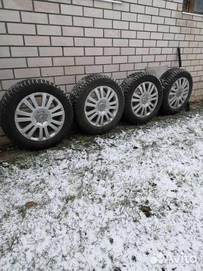 Зимняя резина на литых дисках