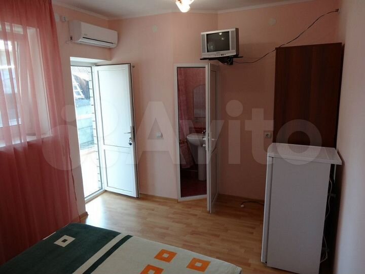 Комната 15 м² в 8-к., 2/2 эт.