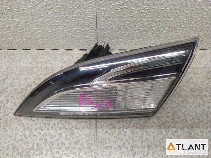 Вставка между стопов задний правый mazda atenza