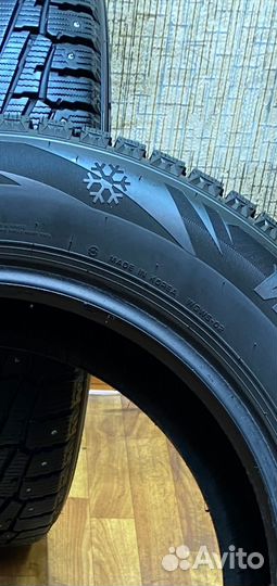 Roadstone Winguard WinSpike SUV 235/60 R18