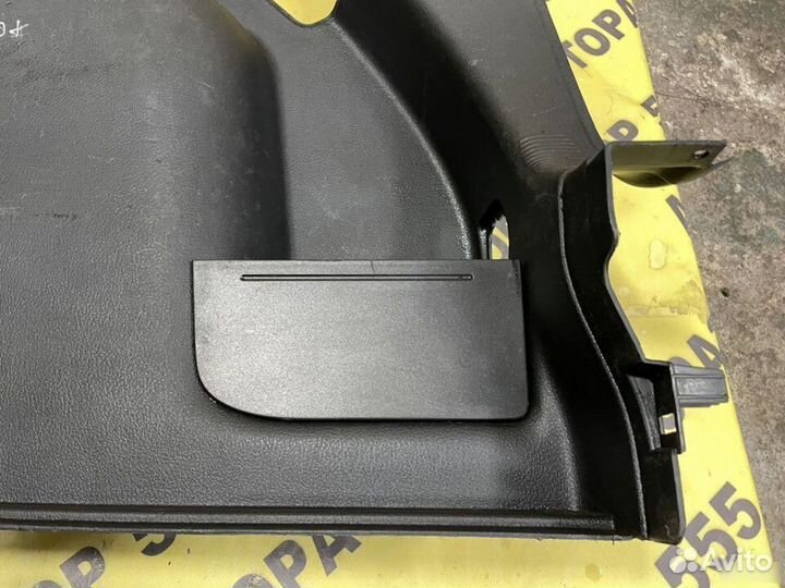 Обшивка багажника R VW Golf Plus