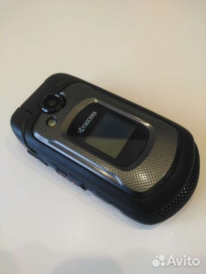 Телефон раскладушка kyosera E 4710 C