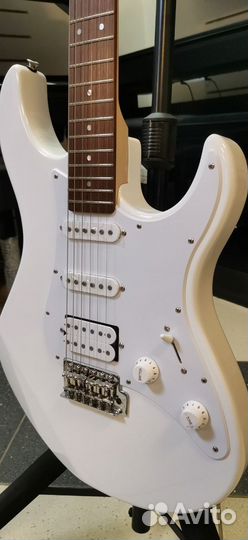 Yamaha Pacifica-012 WH