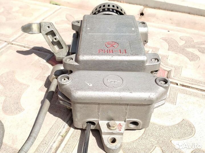 Телефон карабельный, шахтный, бункерский