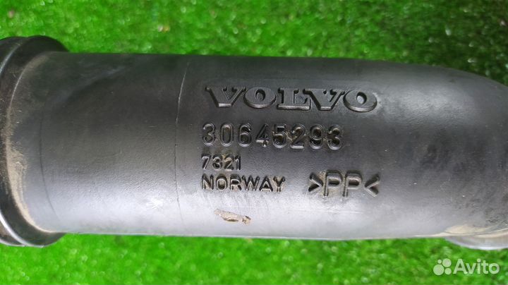 Патрубок интеркулера Volvo Xc70 B5254T2 2004
