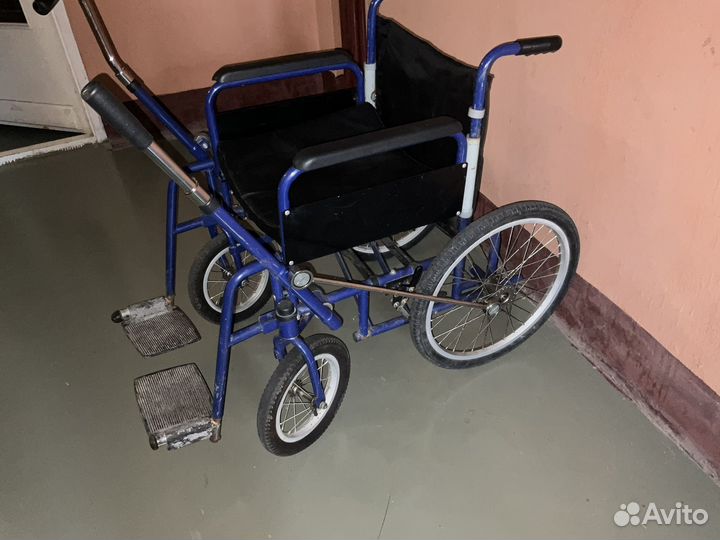 Инвалидное кресло с ручным приводом,костыли