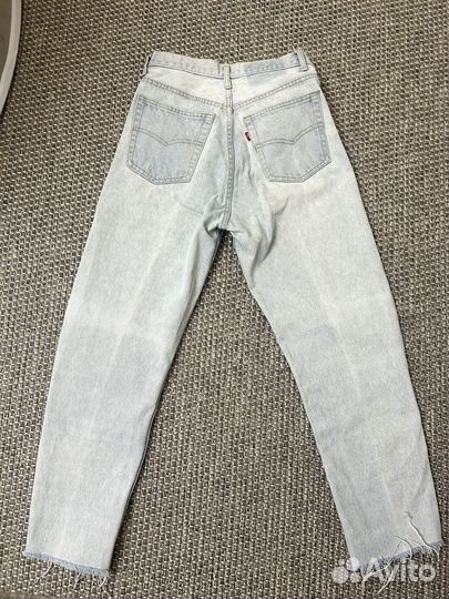 Джинсы женские Levis прямые голубые