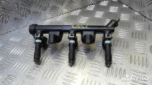 Топливная рампа бензиновая skoda fabia 2 (2SV03TJ0