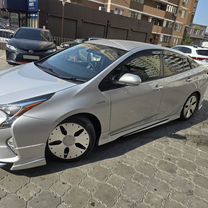 Toyota Prius 1.8 CVT, 2017, 110 000 км, с пробегом, цена 2 050 000 руб.