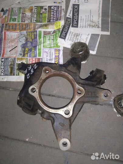 Кулак задний Subaru legacy