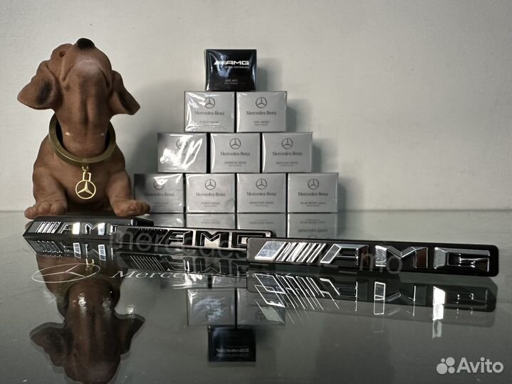 Шильдик AMG Mercedes Benz в решетку радиатора
