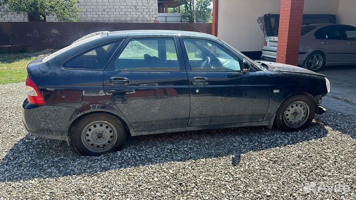 LADA Priora 1.6 МТ, 2011, битый, 300 000 км