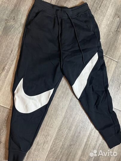 Спортивные штаны nike swoosh