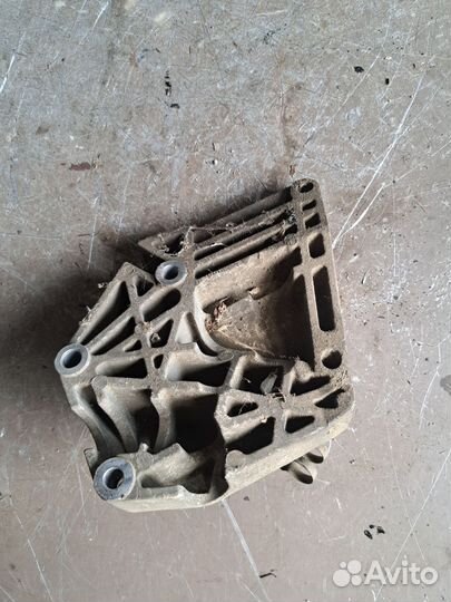 Кронштейн гидроусилителя Ford Mondeo