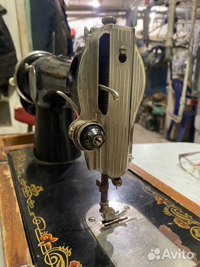 Продам швейную машинку