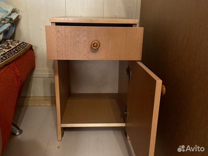 Тумба прикроватная