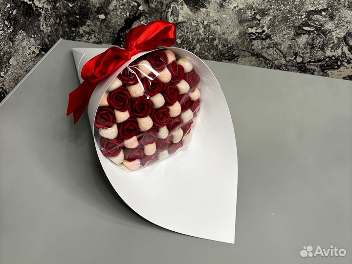 Букеты из шоколада к 8 марта