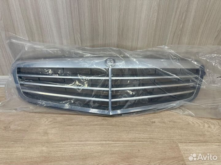 Решетка радиатора Mercedes W204