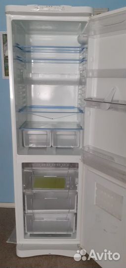 Холодильник indesit