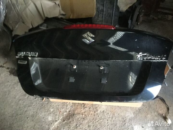 Крышка багажника Suzuki Kizashi