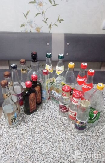 Бутылки цена за всё 19 шт стеклянные