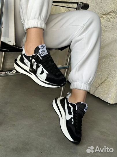 Кроссовки Nike 39 новые