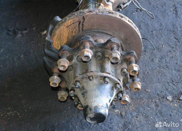 Ступица ведущего моста дисковые тормоза, правая sc