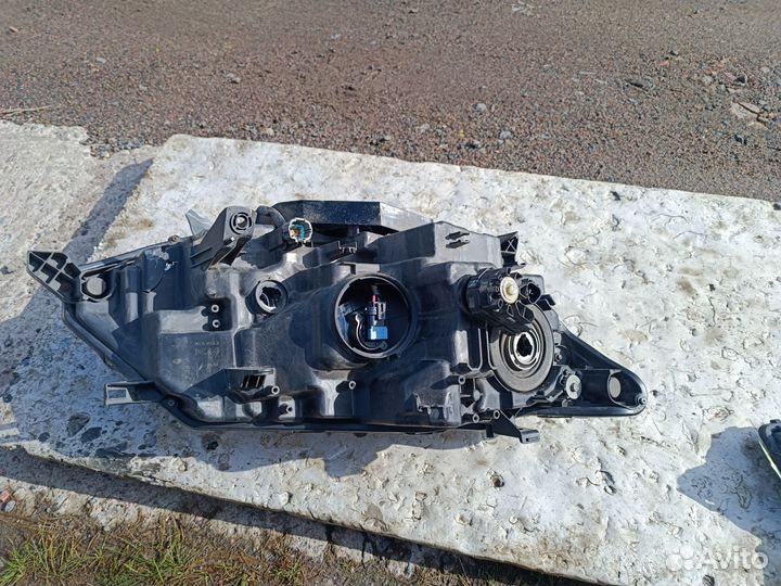 Nissan x-trail t32 фары на з/ч