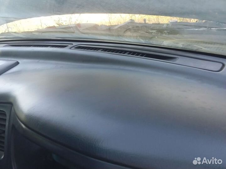 Торпедо Nissan Primera P11