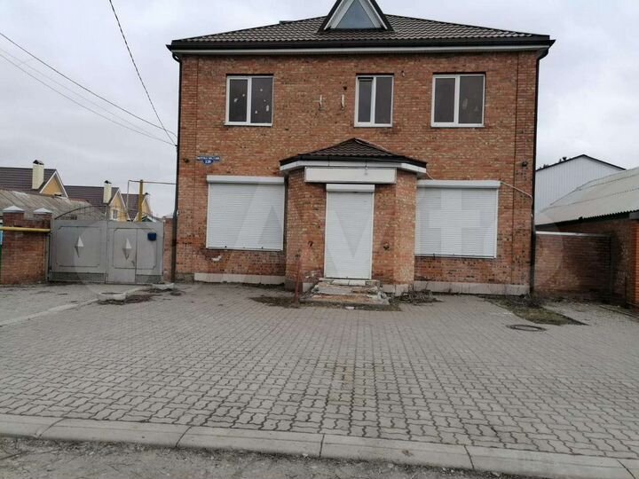 Дом 289 м² на участке 9,5 сот.