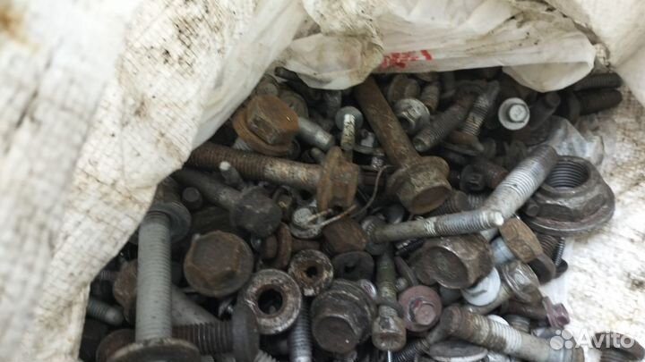 Комплект крепежа Cadillac SRX