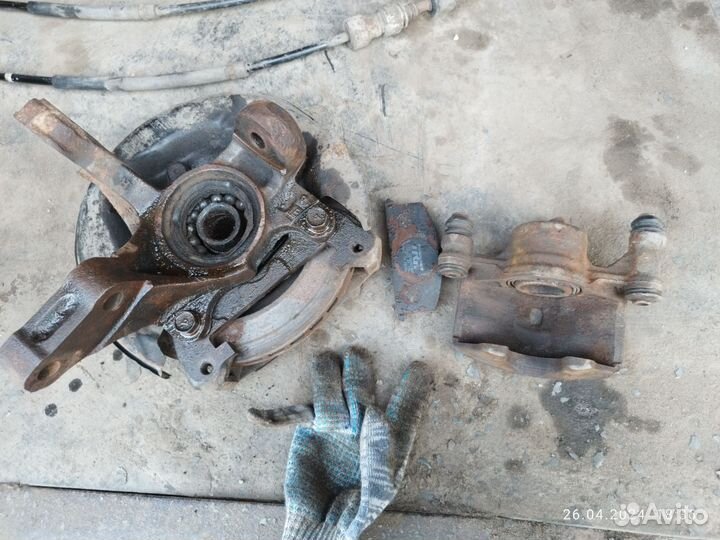 Поворотный кулак toyota corolla