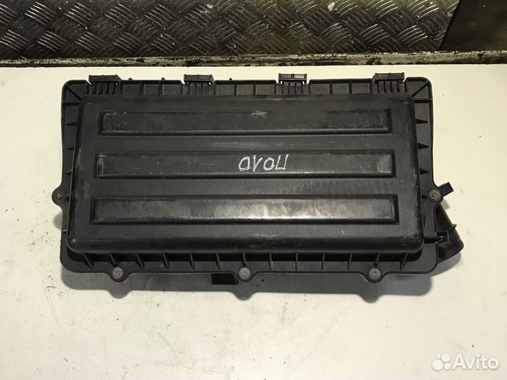 Корпус воздушного фильтра Фольцваген Поло Седан