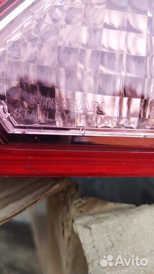 Задний правый фонарь оригинал nissan tiida xэтчбек