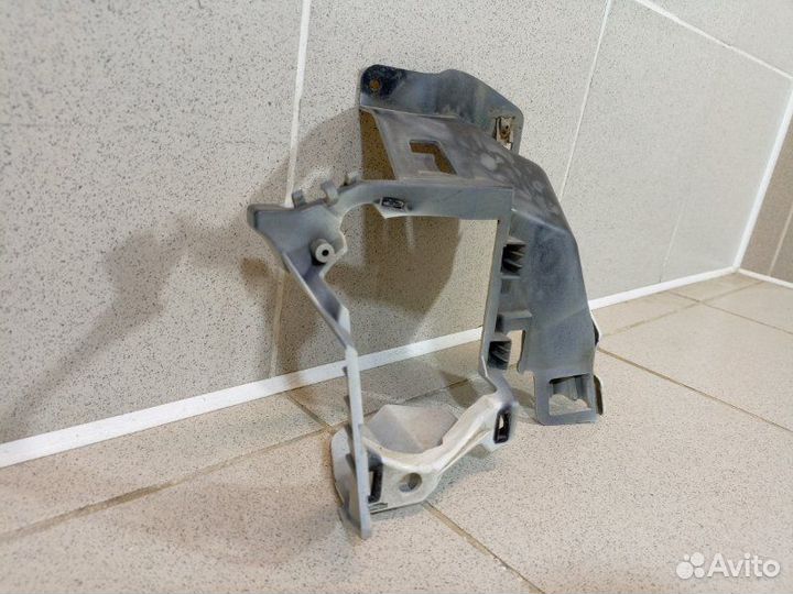 Кронштейн фары противотуманной левой Bmw 1-Series