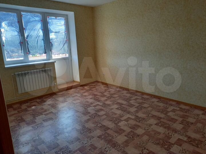 2-к. квартира, 48 м², 1/3 эт.