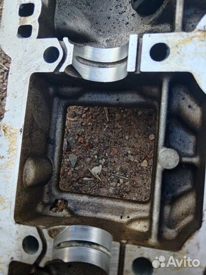 Клапанная крышка Рено Меган 1.6