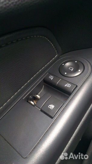 Кнопка стеклоподъемника на Opel astra h 2шт