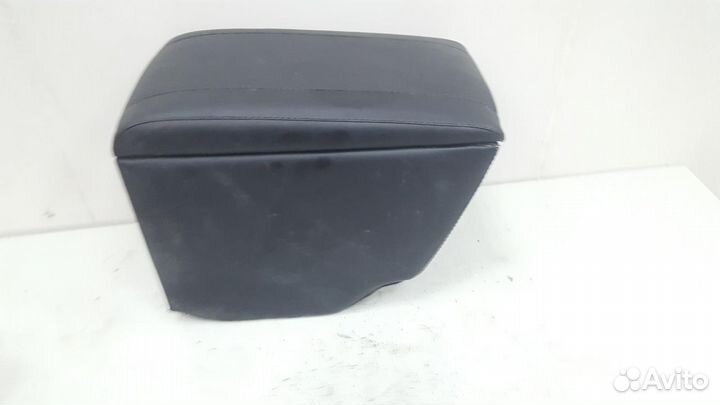 Консоль между сидениями тоннель подлокотник